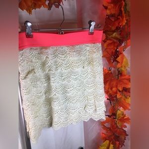 Forever 21 | Women’s Cream White Scalloped Crochet Pattern Skirt